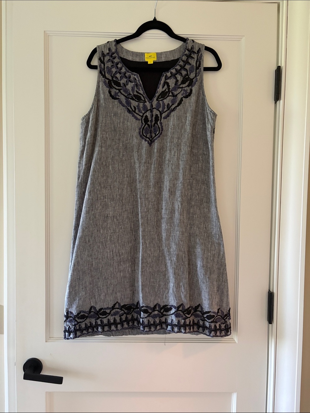 Roberta Roller Rabbit Gray Embroidered Sleeveless Dress. Lined. Zipper on side.